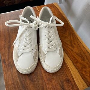 Calvin Klein Women's Lariss Sneaker